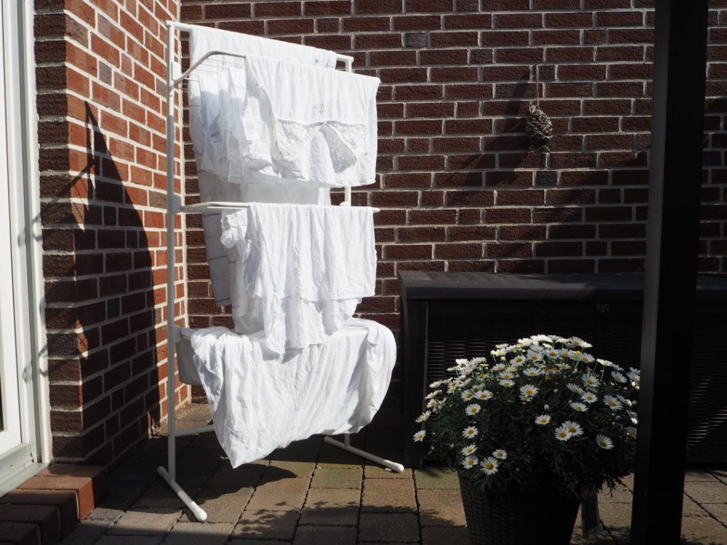 Für kleinen Wohnraum: Turmwäscheständer von Rörets | Fräulein Ordnung