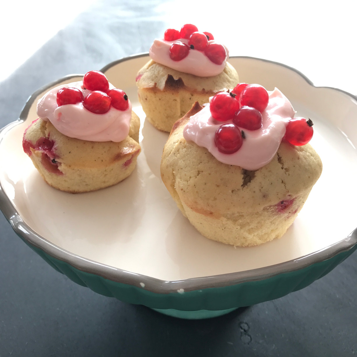 Cupcakes mit Johannisbeeren